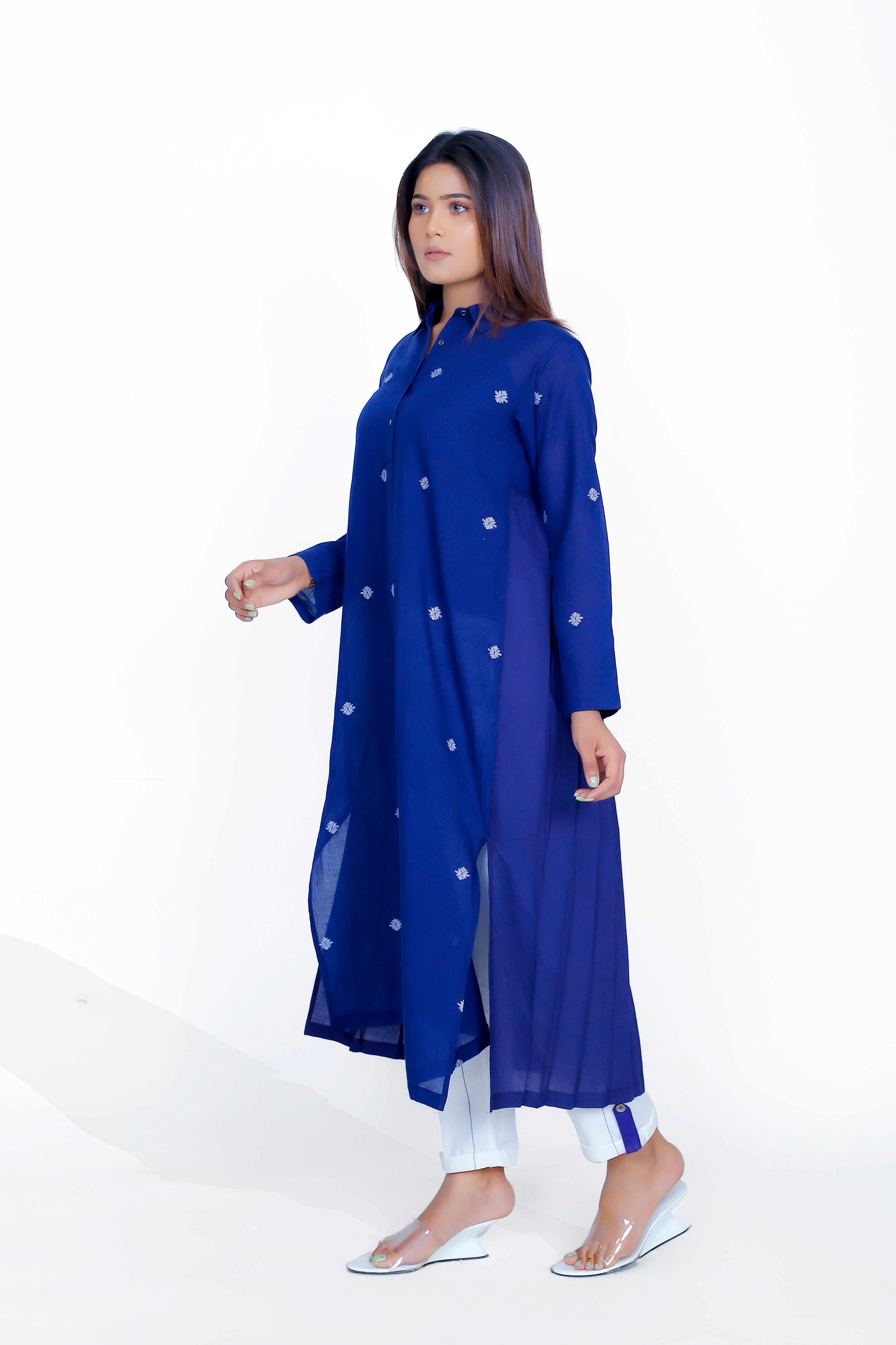 BACK PLEAT DRESS