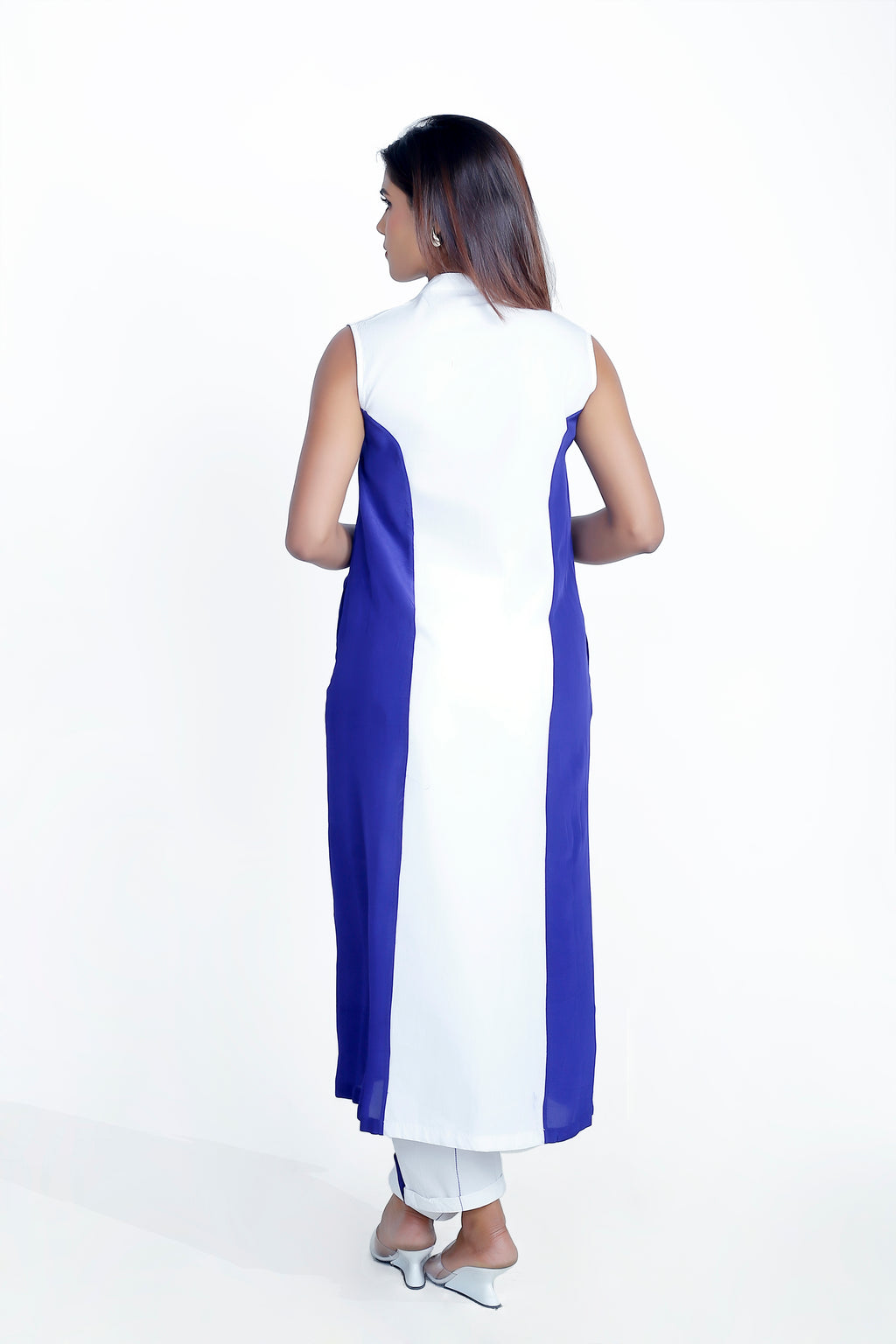 V-NECK COLLAR DRESS WITH LINEAR EMBROIDERY PANT